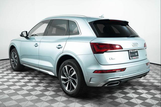 Photo of 2023 Florett Silver Metallic Audi Q5