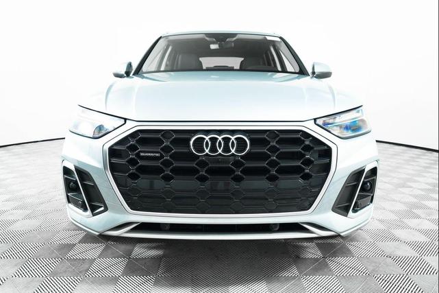 Photo of 2023 Florett Silver Metallic Audi Q5
