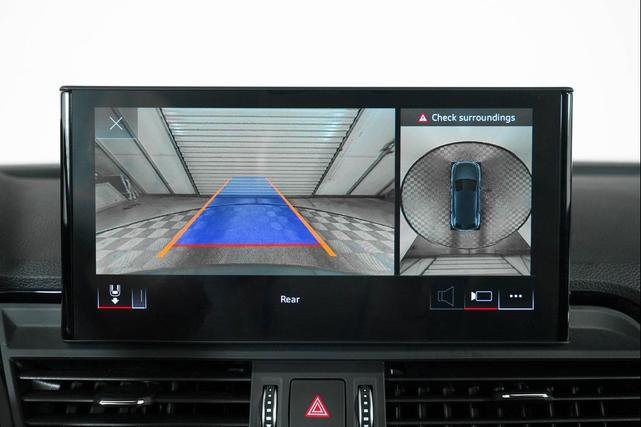 Photo of 2023 Florett Silver Metallic Audi Q5