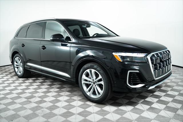 Photo of 2025 Mythos Black Metallic Audi Q7