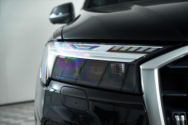 Photo of 2025 Mythos Black Metallic Audi Q7