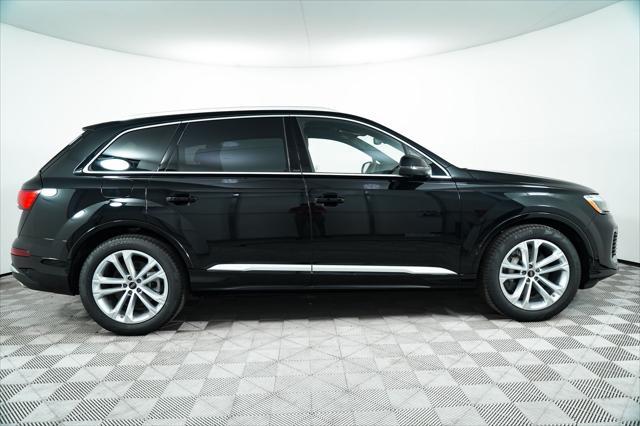 Photo of 2025 Mythos Black Metallic Audi Q7