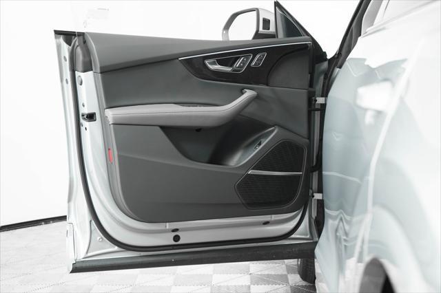 Photo of 2025 Satellite Silver Metallic Audi Q8
