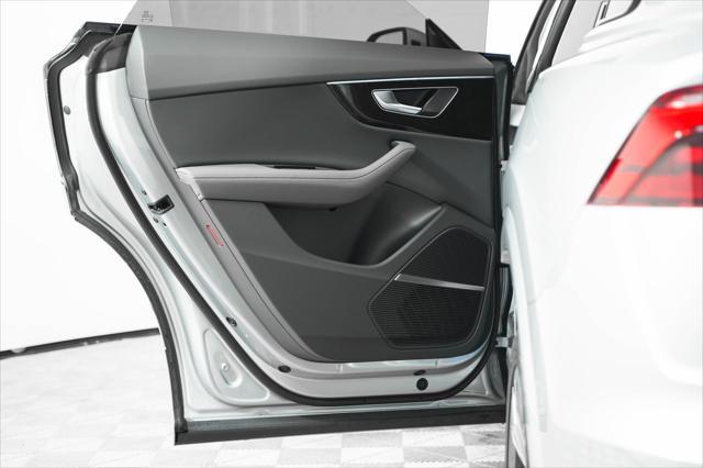 Photo of 2025 Satellite Silver Metallic Audi Q8