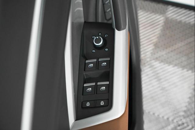 Photo of 2025 Glacier White Metallic Audi Q3