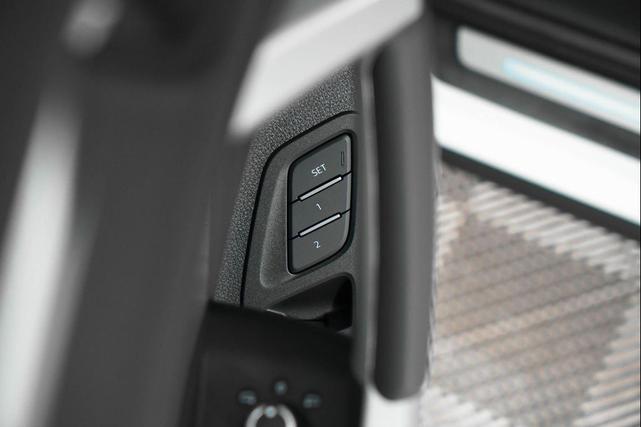 Photo of 2025 Glacier White Metallic Audi Q3