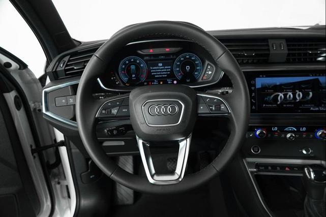 Photo of 2025 Glacier White Metallic Audi Q3