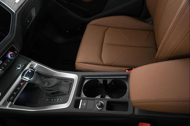 Photo of 2025 Glacier White Metallic Audi Q3
