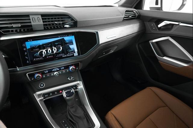 Photo of 2025 Glacier White Metallic Audi Q3