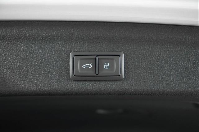 Photo of 2025 Glacier White Metallic Audi Q3