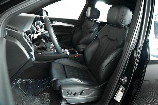 Photo of 2019 Black Metallic Audi SQ5