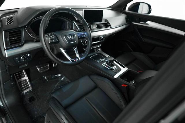 Photo of 2019 Black Metallic Audi SQ5