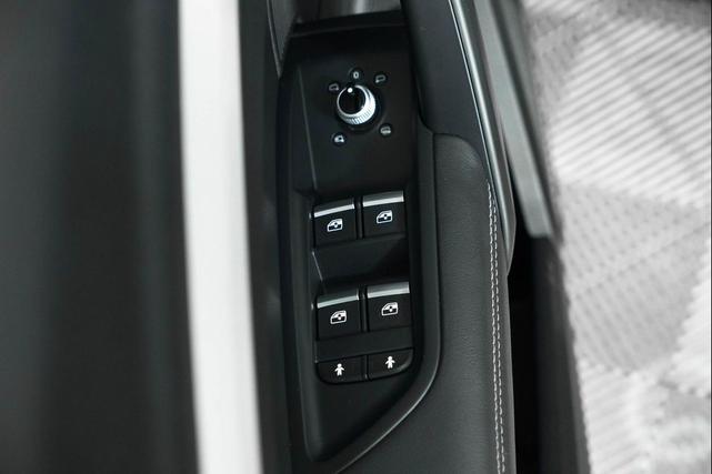 Photo of 2019 Black Metallic Audi SQ5