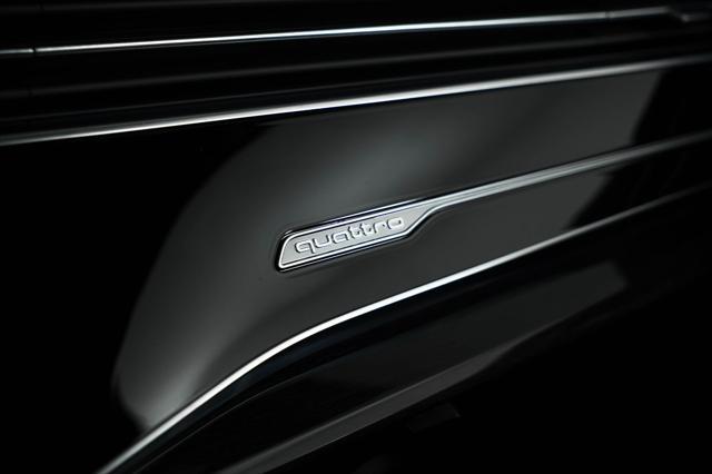 Photo of 2025 Samurai Gray Metallic Audi Q7