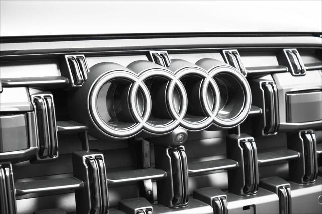 Photo of 2025 Samurai Gray Metallic Audi Q7
