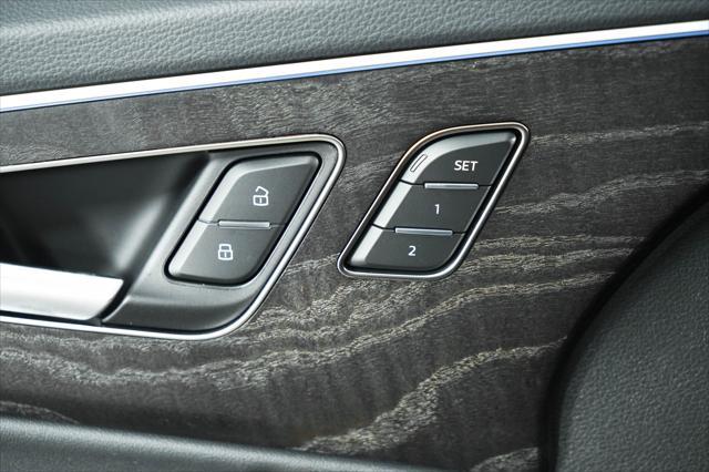 Photo of 2025 Mythos Black Metallic Audi Q7