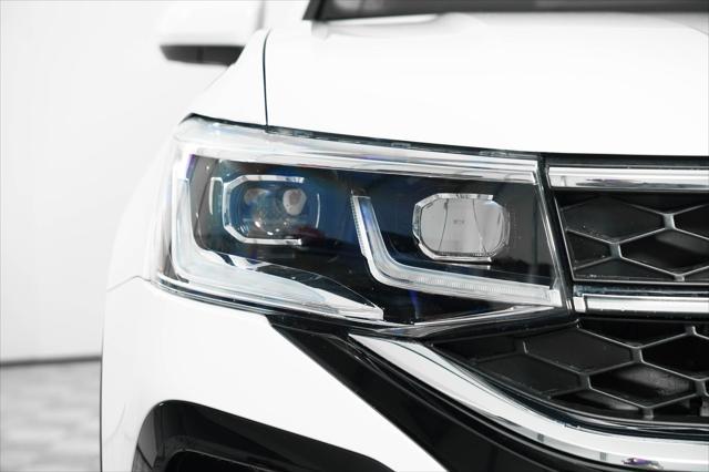 Photo of 2024 Pure White Volkswagen Taos