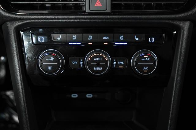 Photo of 2024 Pure White Volkswagen Taos