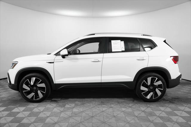 Photo of 2024 Pure White Volkswagen Taos
