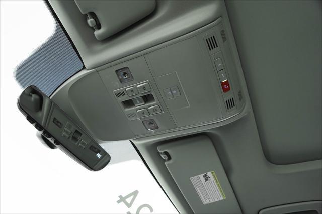 Photo of 2024 Pure White Volkswagen Taos