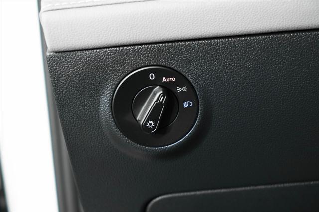 Photo of 2024 Pure White Volkswagen Taos