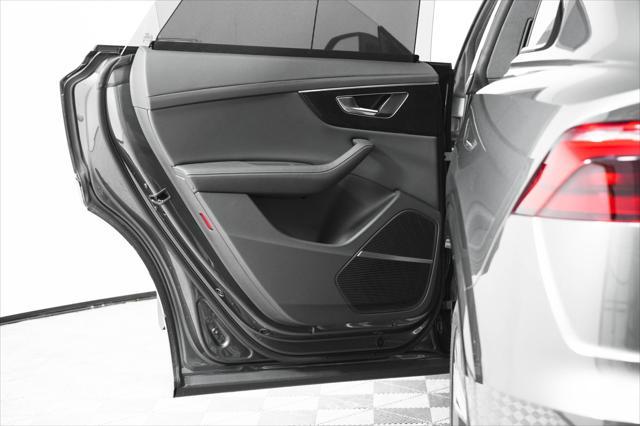 Photo of 2025 Daytona Gray Pearl Effect Audi Q8