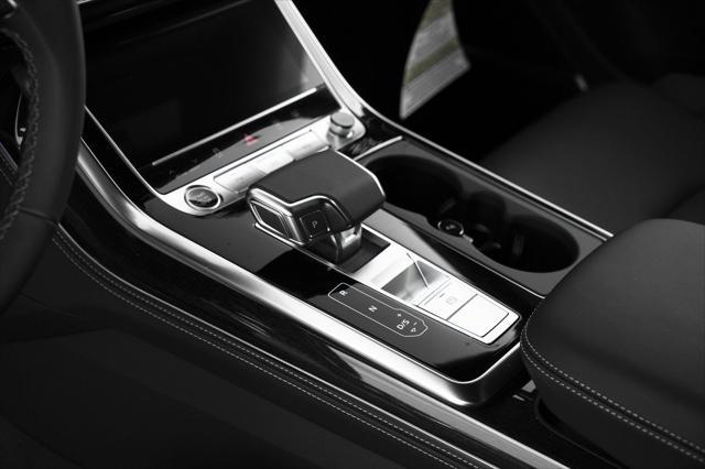 Photo of 2025 Daytona Gray Pearl Effect Audi Q8