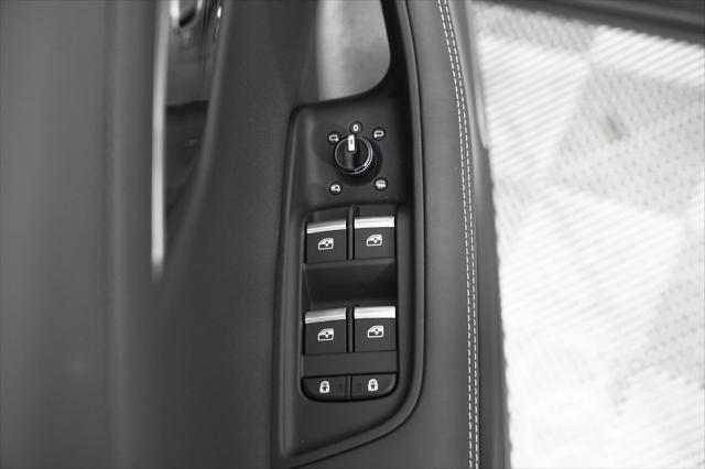 Photo of 2025 Daytona Gray Pearl Effect Audi Q8