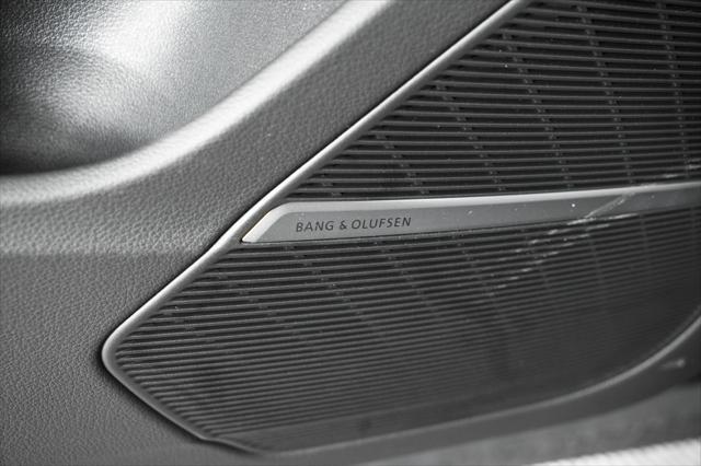 Photo of 2025 Daytona Gray Pearl Effect Audi Q8