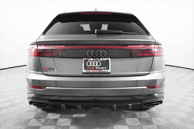 Photo of 2025 Daytona Gray Pearl Effect Audi Q8