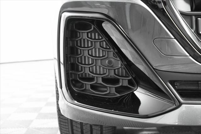 Photo of 2025 Daytona Gray Pearl Effect Audi Q8