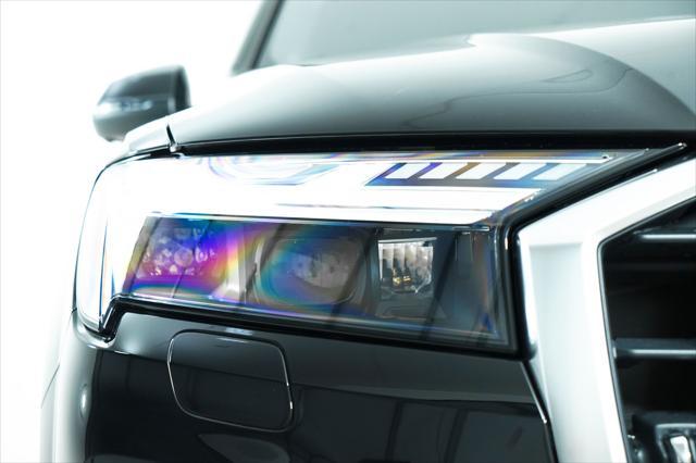Photo of 2025 Mythos Black Metallic Audi Q7