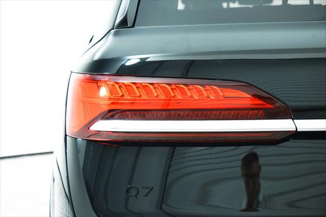 Photo of 2025 Mythos Black Metallic Audi Q7