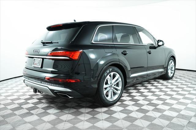 Photo of 2025 Mythos Black Metallic Audi Q7