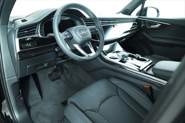 Photo of 2025 Mythos Black Metallic Audi Q7