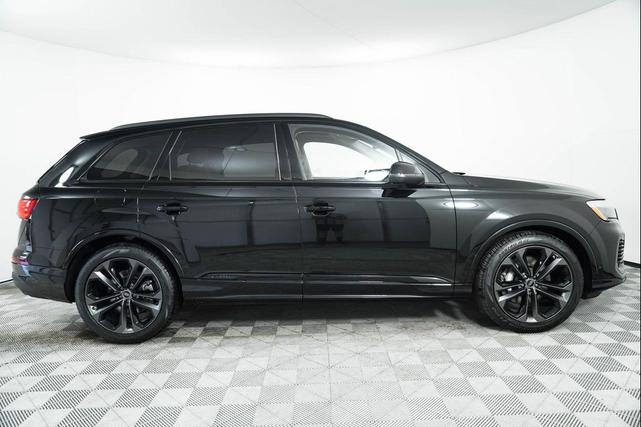 Photo of 2025 Mythos Black Metallic Audi Q7
