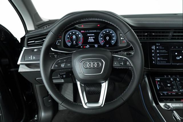 Photo of 2025 Mythos Black Metallic Audi Q7