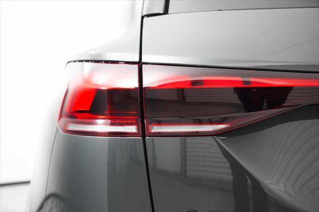 Photo of 2025 Manhattan Gray Metallic Audi Q6 e-tron