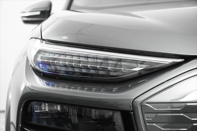 Photo of 2025 Manhattan Gray Metallic Audi Q6 e-tron