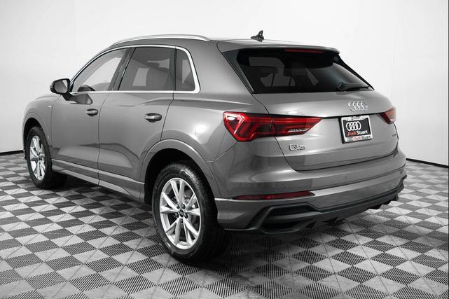 Photo of 2025 Chronos Gray Metallic Audi Q3