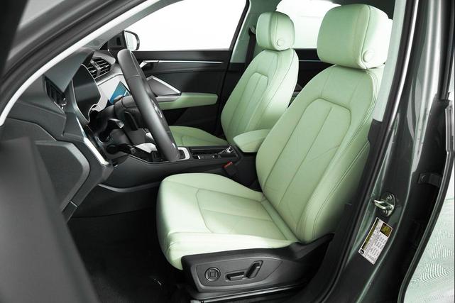 Photo of 2025 Chronos Gray Metallic Audi Q3