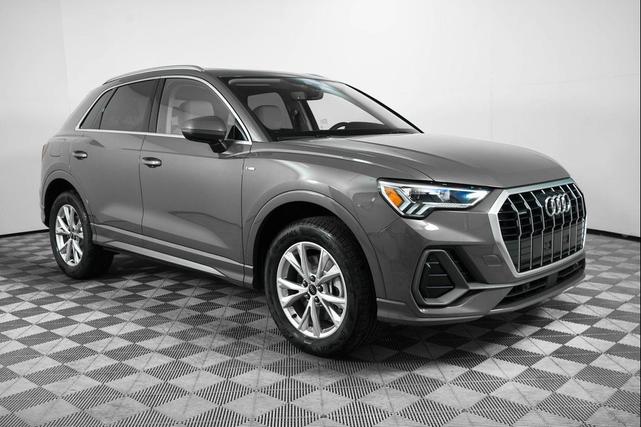 Photo of 2025 Chronos Gray Metallic Audi Q3