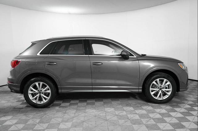 Photo of 2025 Chronos Gray Metallic Audi Q3