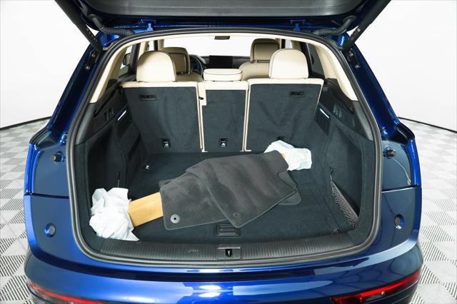 Photo of 2025 Navarra Blue Metallic Audi Q5