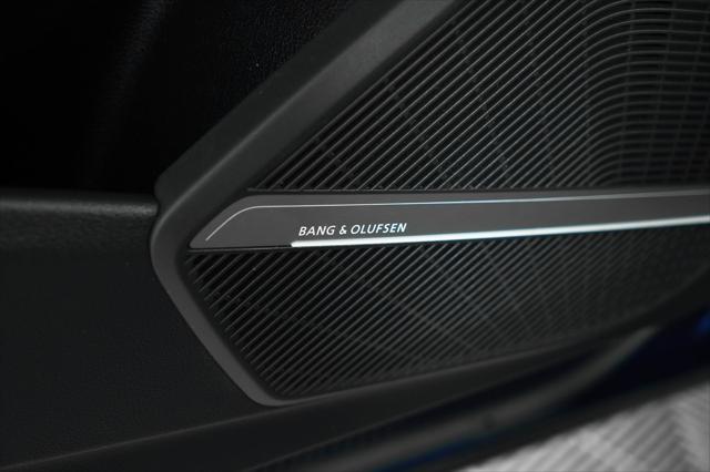 Photo of 2025 Navarra Blue Metallic Audi Q5