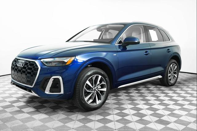 Photo of 2025 Navarra Blue Metallic Audi Q5