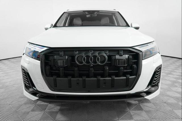 Photo of 2025 Glacier White Metallic Audi Q7
