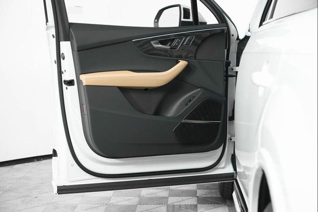 Photo of 2025 Glacier White Metallic Audi Q7