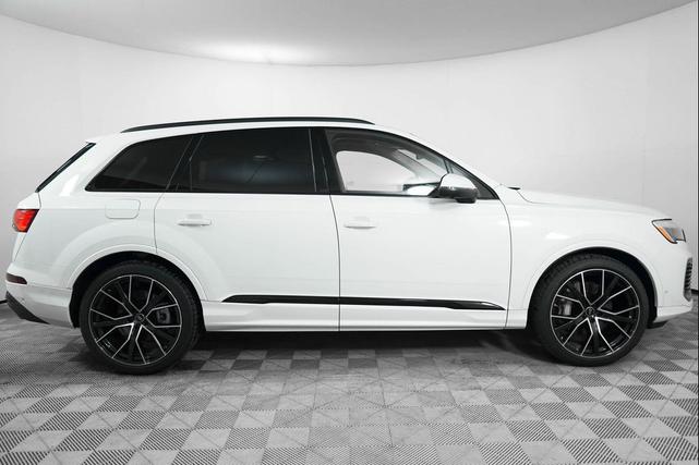 Photo of 2025 Glacier White Metallic Audi Q7
