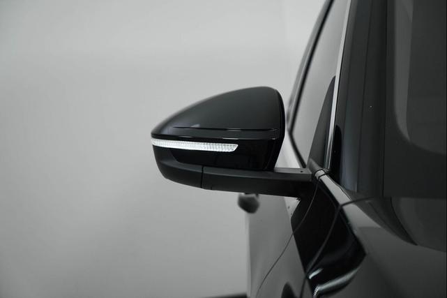 Photo of 2025 Mythos Black Metallic Audi Q5